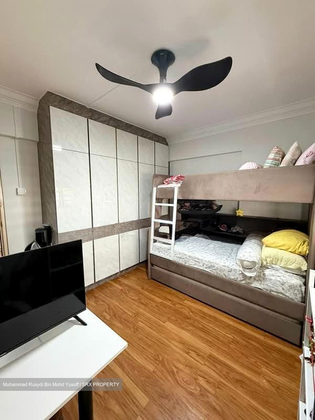 Blk 558 Jurong West Street 42 (Jurong West), HDB Executive #557143121